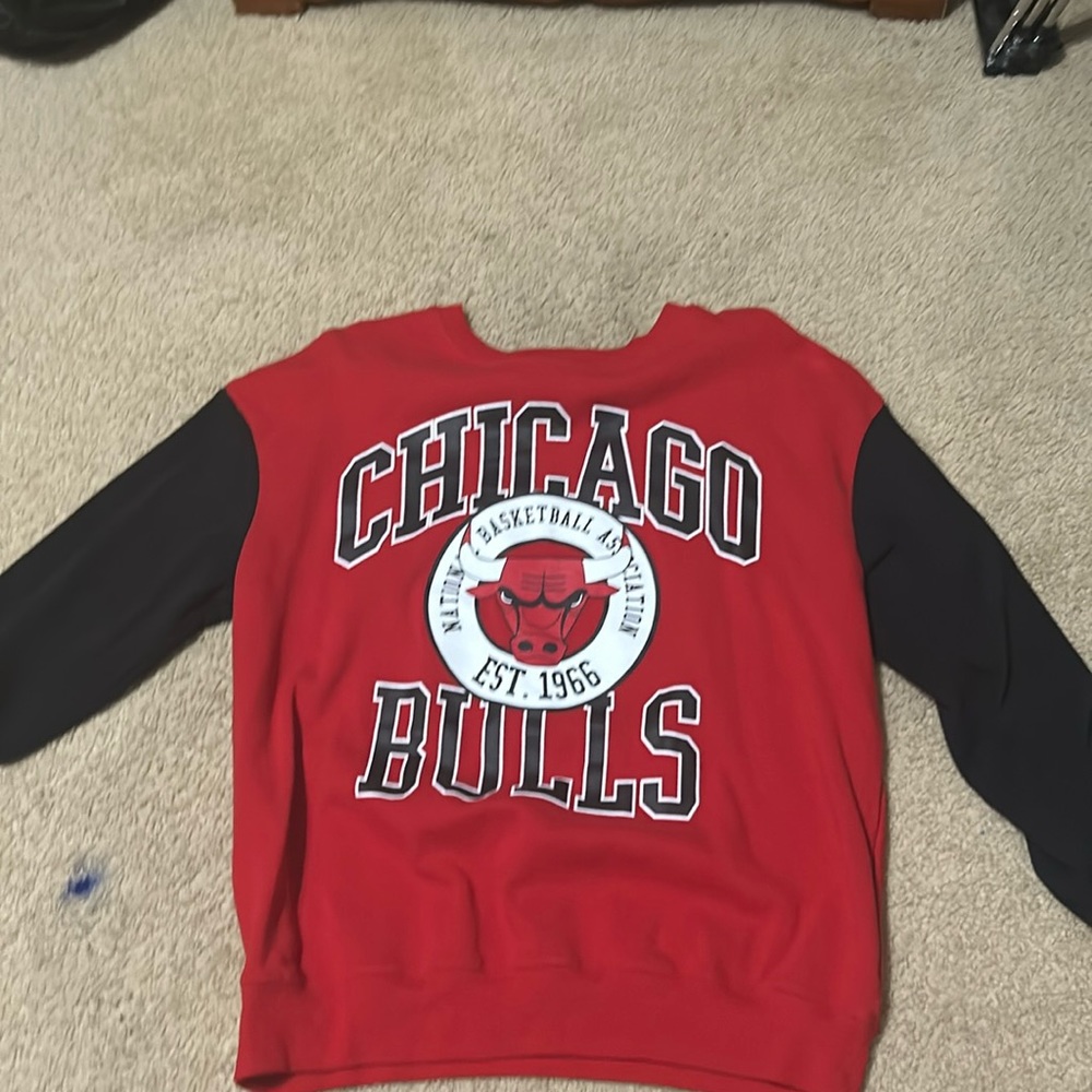 Chicago bulls pullover